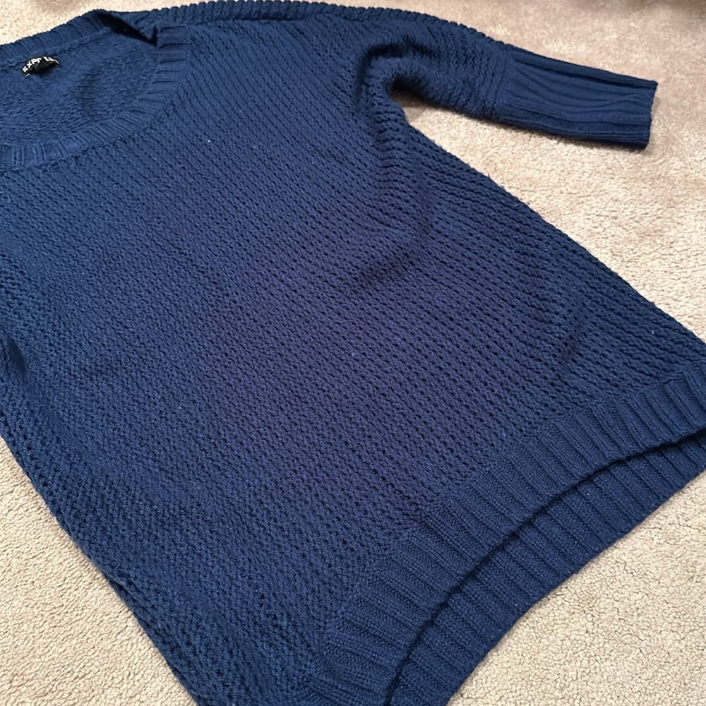 Express Sweater - Picture 3 of 6